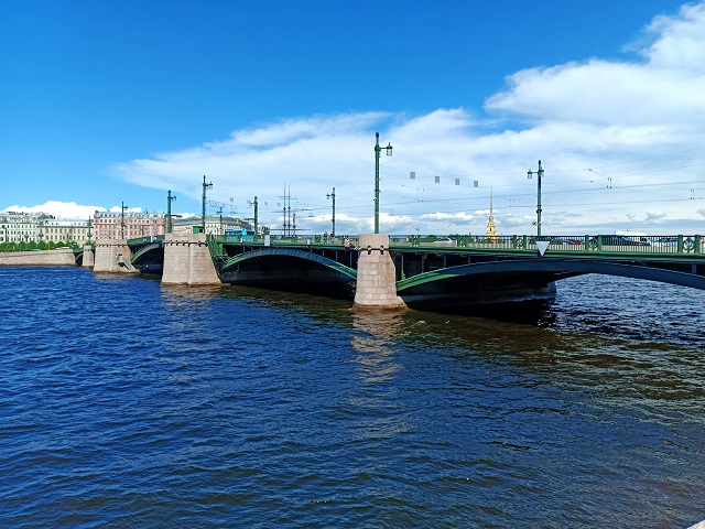 Биржевой мост