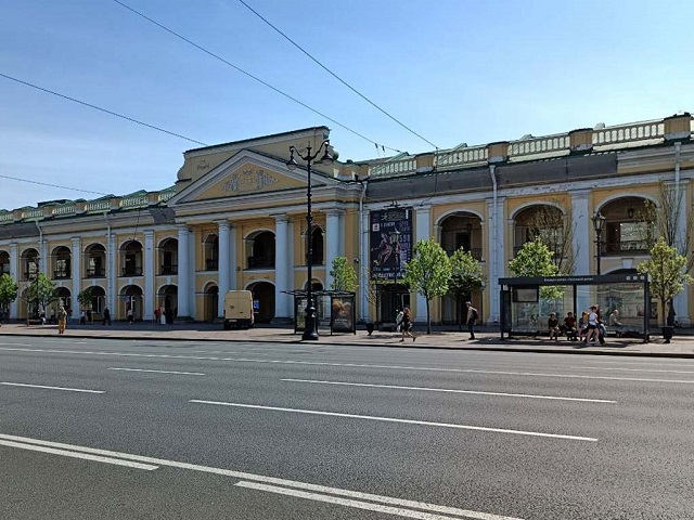 большой гостиный двор
